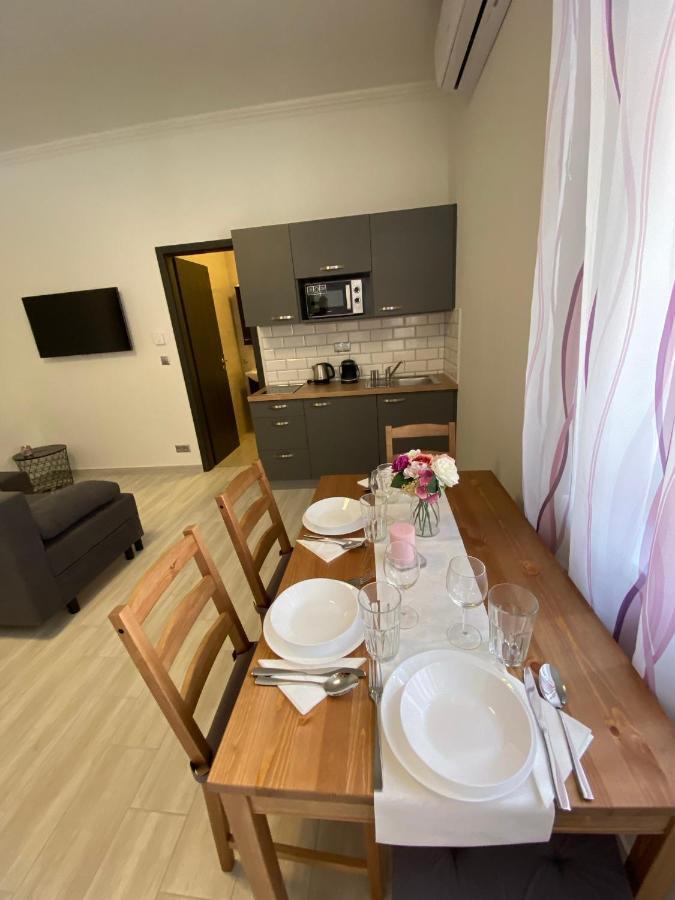 Maison d'hôtes Karinthy Haz à Siófok Extérieur photo