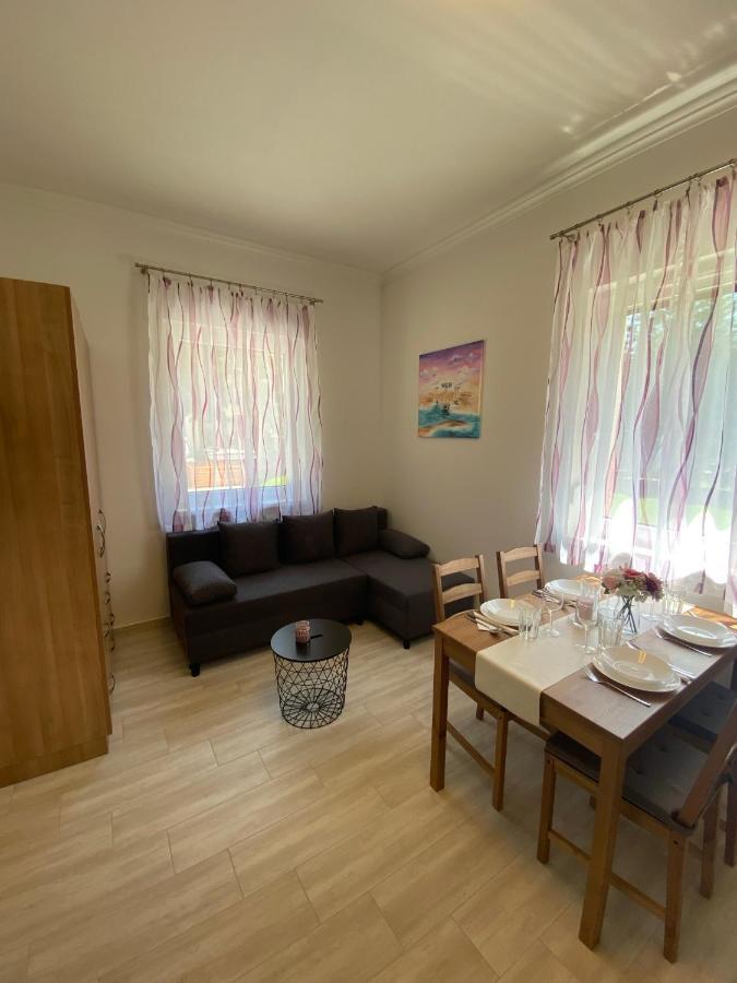 Maison d'hôtes Karinthy Haz à Siófok Extérieur photo