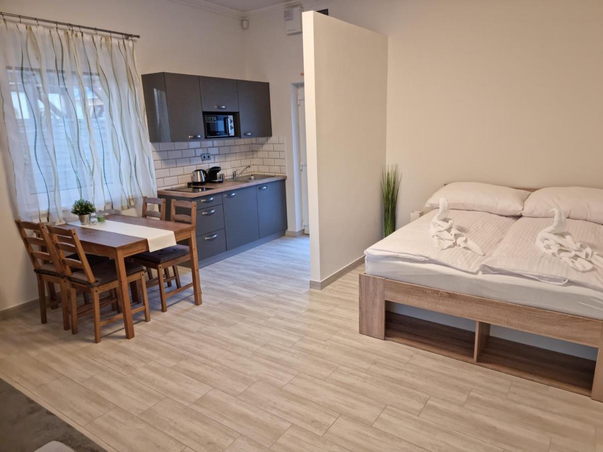 Maison d'hôtes Karinthy Haz à Siófok Extérieur photo