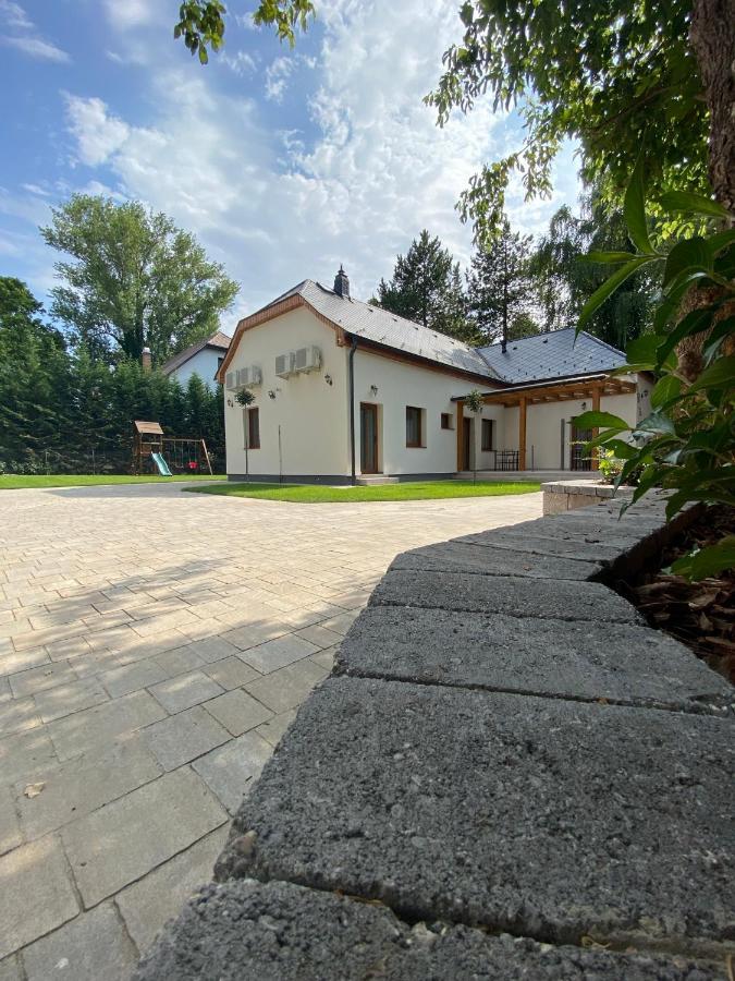 Maison d'hôtes Karinthy Haz à Siófok Extérieur photo